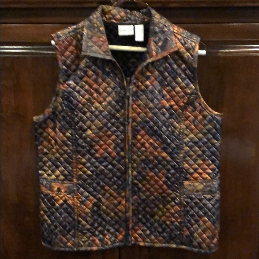 Chico’s vest gold/blk pattern